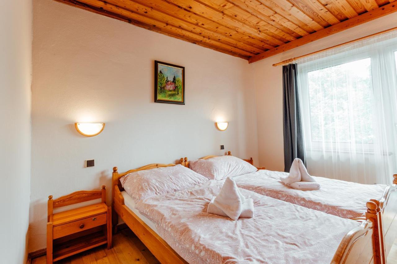 Penzion Topky Banska Stiavnica Bagian luar foto